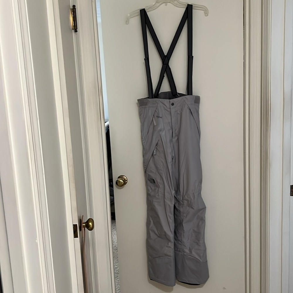 NORTH FACE WOMEN'S HYVENT GREY INSULATED SKI PANTS, DETACHABLE SUSPENDERS SIZE M - Picture 3 of 16